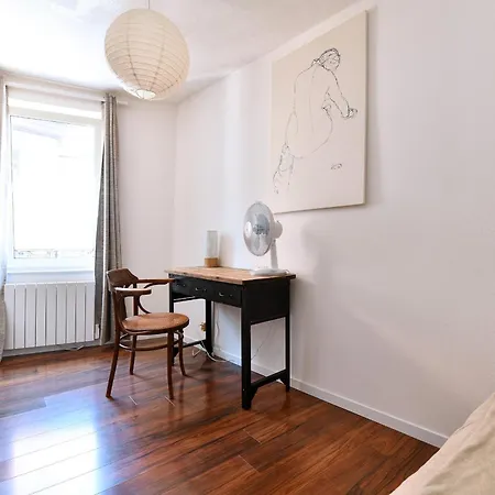 Les Cigognes Du Centre Apartment