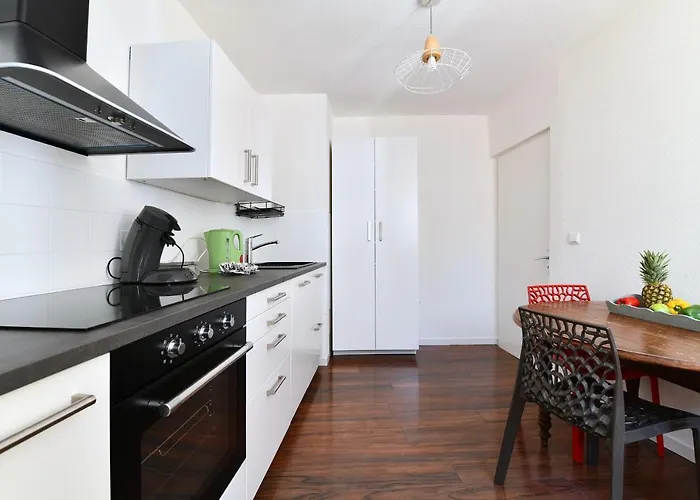 Les Cigognes Du Centre